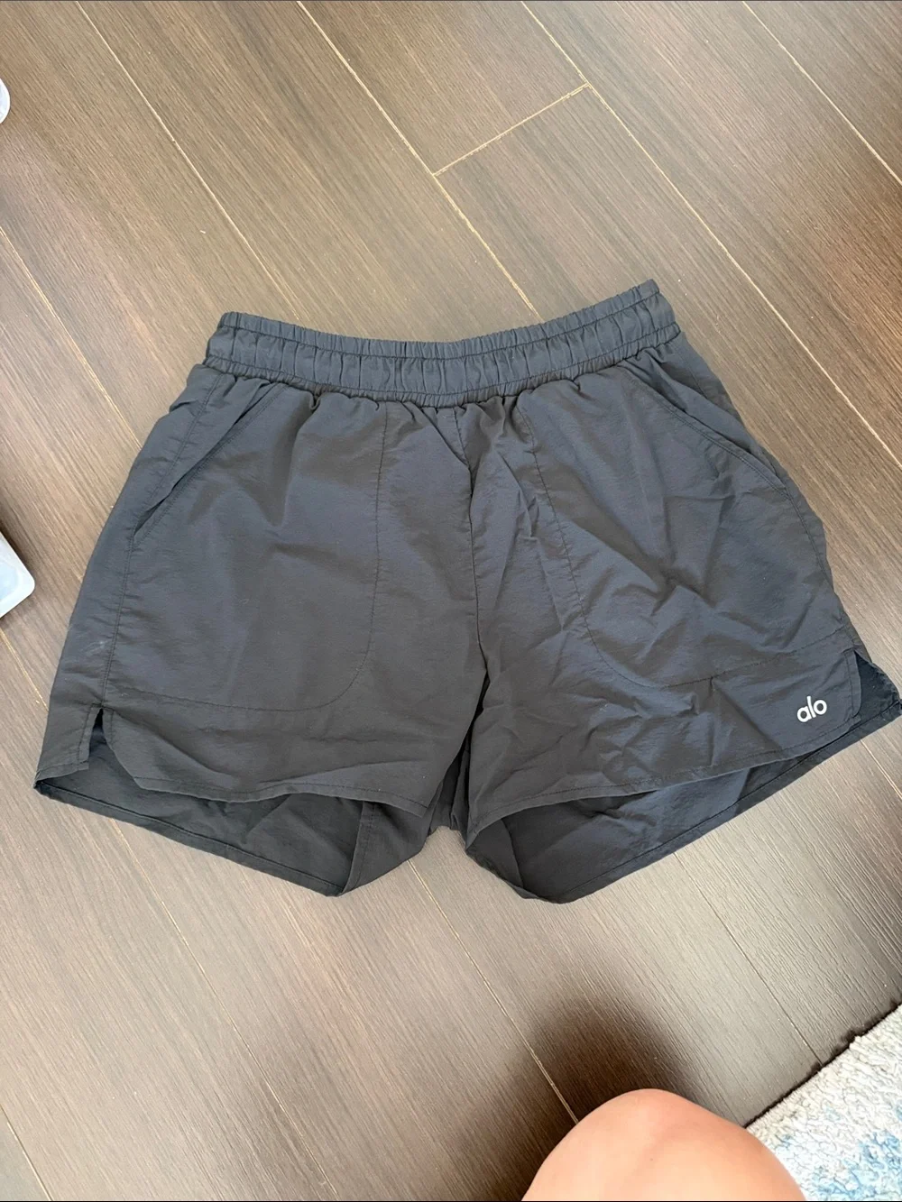 ALO Yoga Black Alumni Shorts, Small
